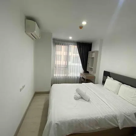 Sukhumvit 50 Quiet One Bedroom Near Bts Onnut