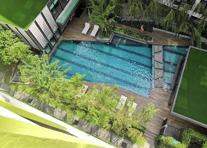 Sukhumvit 50 Quiet One Bedroom Near Bts Onnut *