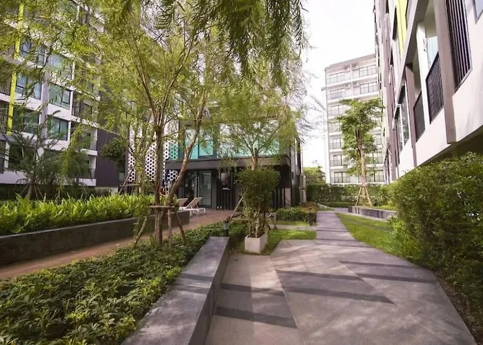 Sukhumvit 50 Quiet One Bedroom Near Bts Onnut 曼谷