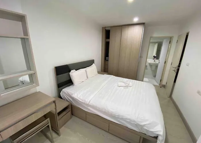 Sukhumvit 50 Quiet One Bedroom Near Bts Onnut *