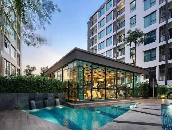 Sukhumvit 50 Quiet One Bedroom Near Bts Onnut 曼谷